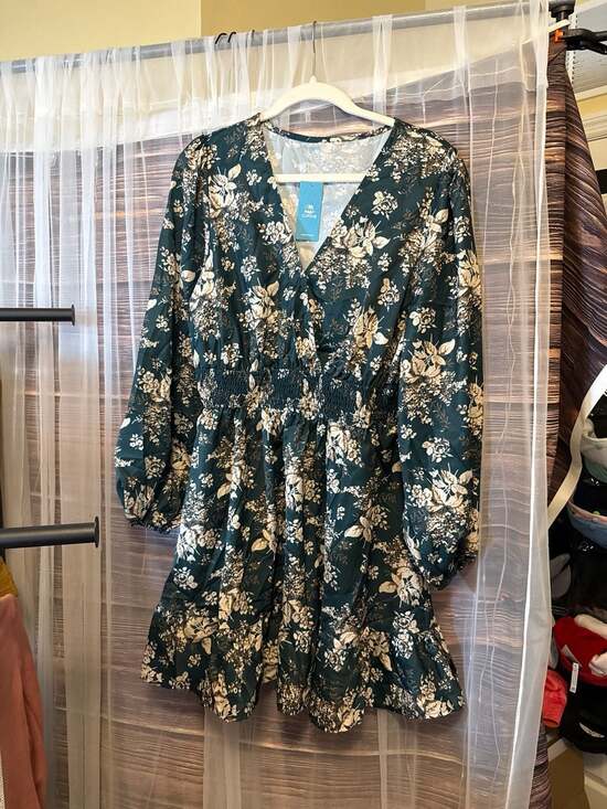Cupshe Dresses & Skirts - Cupshe Green Floral Blouson Sleeve Smocked Waist Mini Dress